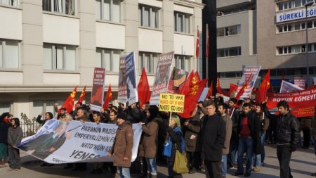 TKP, Patroit füze sistemini Meclis önünde protesto etti