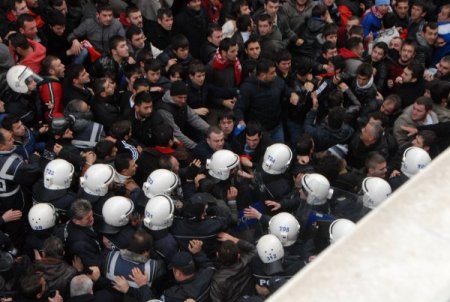 TKP binasına Türk bayrağı asılmasına izin verilmemesi tepkiyi büyüttü