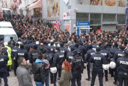 TKP binasına Türk bayrağı asılmasına izin verilmemesi tepkiyi büyüttü