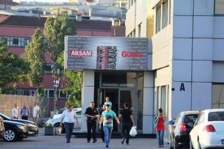 TMSF yetkilileri Akşam Gazetesi'nde inceleme yapıyor