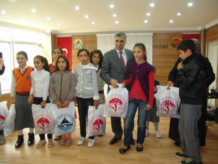 TOGEM’den bin aileye giysi yardımı