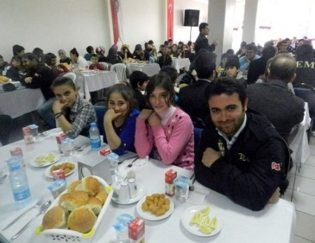 Tokat Emniyet Müdürlüğü üniversiteli öğrencileri bilinçlendiriyor