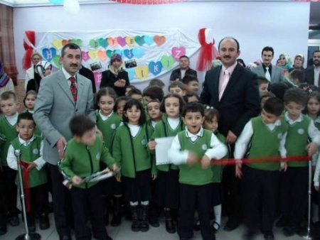 Tokat Özel İpek İlköğretim Okulu Birinci Sınıf Öğrencileri İlk Defterim Sergisi Açtı