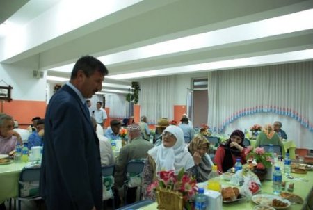 Tokat Valisi Yılmaz, İlk İftarı Huzurevi Sakinleriyle Yaptı