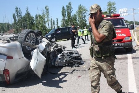 Tokat'ta trafik kazası, aynı aileden 6 kişi yaralı