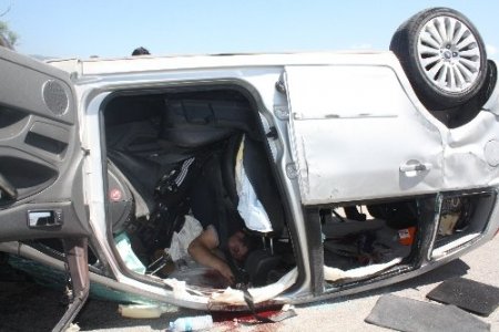 Tokat'ta trafik kazası, aynı aileden 6 kişi yaralı