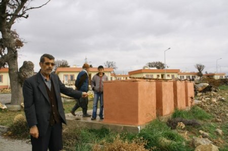 TOKİ evlerindeki yangınzedeler yardım bekliyor