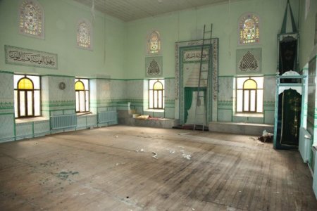 Toki İşçilerinin Yatakhane Yaptığı Tarihi Camiye Büyükşehir Belediyesi El Attı