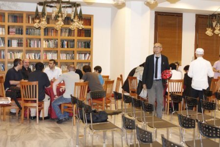 Tokyo Camii'nde Kandil Programı