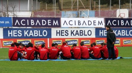 Tolunay Kafkas, bordo-mavili kulübe geldi