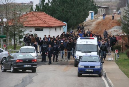 Tolunay Kafkas, bordo-mavili kulübe geldi