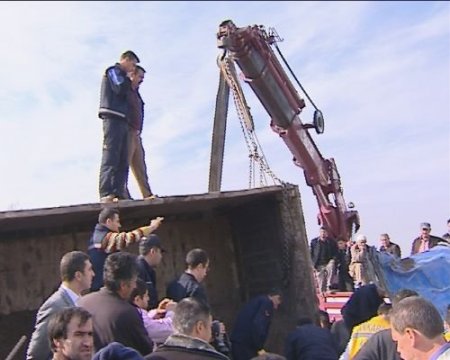 Tonlarca Ağırlıktaki Kamyonun Altından Hafif Yaralı Kurtuldular