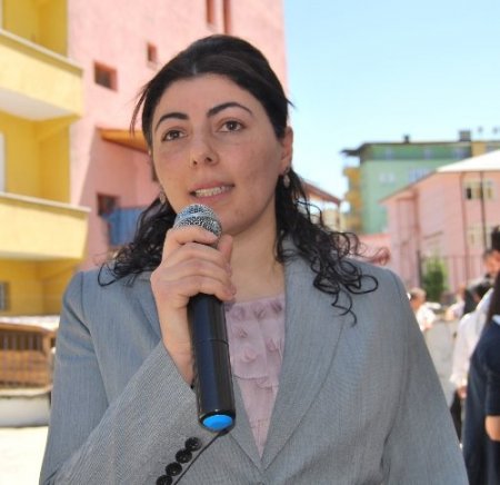 Tonya Halk Eğitim yılsonu sergisi açtı