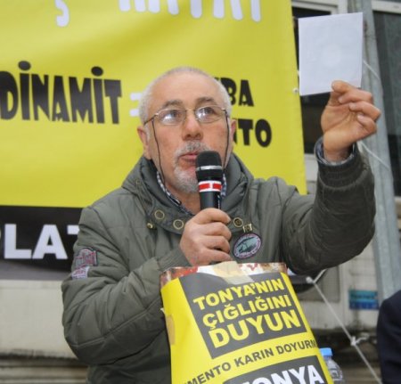 Tonyalılardan çimento fabrikasına karşı inekli eylem