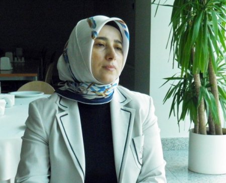 Topal: Kadınlar, Sorunlarına Çözüm Bulmak İçin Siyaset Yapsın