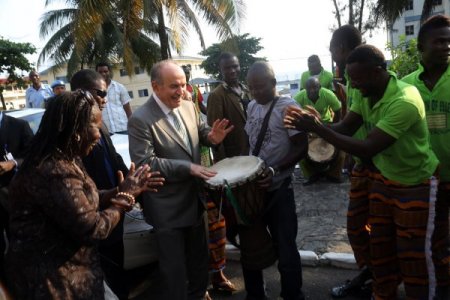 Topbaş’a Liberya’da davullu karşılama
