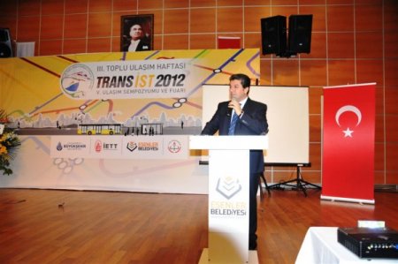 Toplu ulaşımda nezaketi öğrendiler