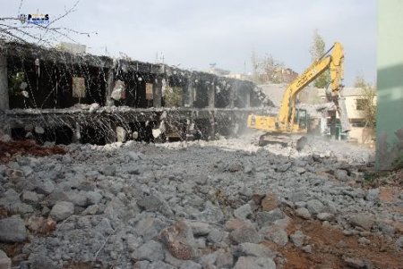 Toplum Destekli Polis Harabe Binanın Yıkımını Sağladı, Mahalle Sakinleri Nefes Aldı