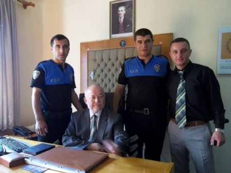 Toplum destekli polisler camileri ziyaret etti