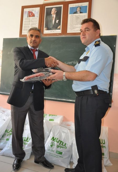 Toplum destekli polislerden örnek davranış