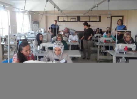 Toplum Destekli Polislik Şubesi'nden bayanlara meslek edinme kursu