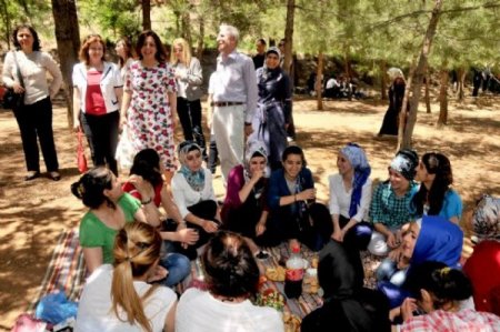 Toplum Merkezindeki Kursiyerler Piknik Yaptı