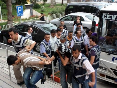 Torbacı Operasyonunda Gözaltına Alınan 25 Kişi Adliyede