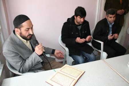 Töre Kurbanı Esra Kaya İçin Öldürüldüğü Evde Mevlit Verildi