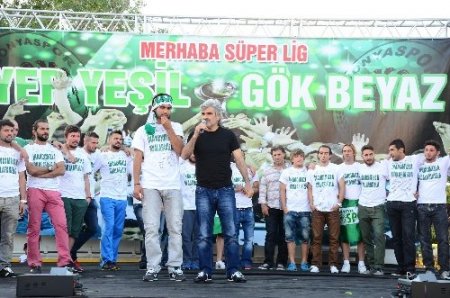 Torku Konyaspor Uğur Tütüneker'i bırakmıyor