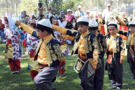 Toros Sema Koleji, Anadolu'nun halk oyunları kültürüne hizmet ediyor