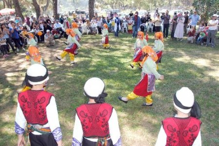 Toros Sema Koleji, Anadolu'nun halk oyunları kültürüne hizmet ediyor