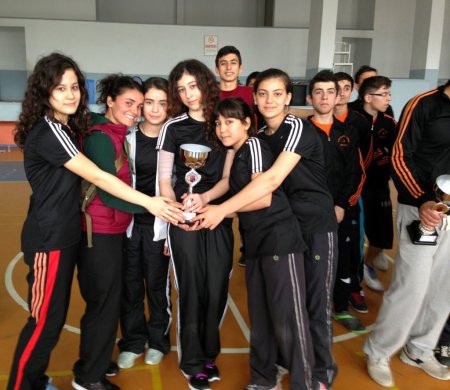 Toros Yağmur Lisesi, badmintonda da birinci