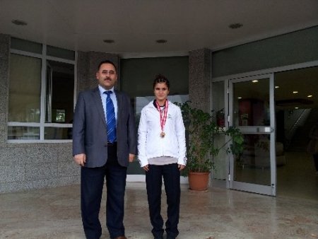 Toros Yağmur Lisesi atletizmde bölge şampiyonu