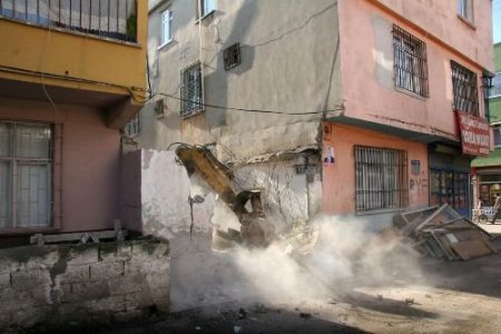 Toroslar Belediyesi 6 Yılda 150 Metruk Bina Yıktı