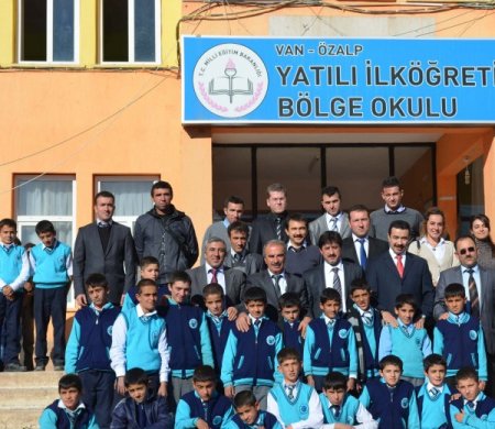 Toroslu idareciler Van’da kardeş okul baktı