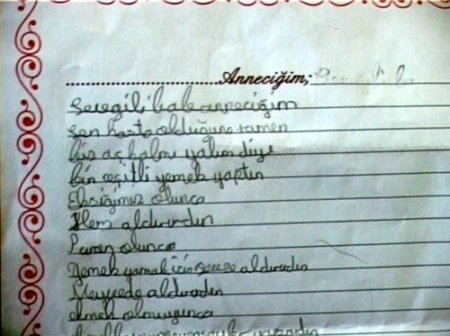 Torunlarına hem annelik hem babalık yapıyor