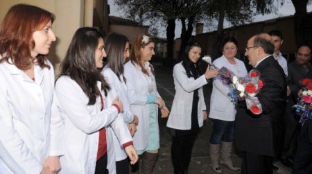 Trabzon Belediye Başkanı Gümrükçüoğlu öğretmenleri unutmadı