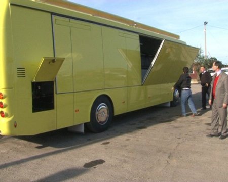 Trabzon Belediyesi Hurdaya Çıkan Otobüsü Mobil Platform'a Çevirdi
