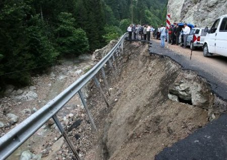 Trabzon Valisi Kızılcık: Dere Yataklarındaki Yapılanma Gözden Geçirilecek