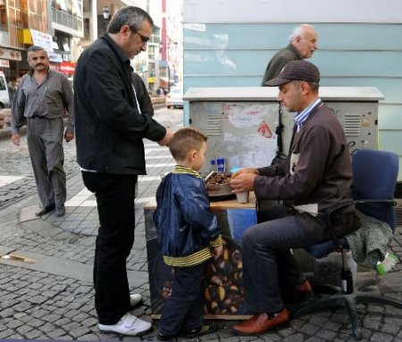 Trabzon'da Kestaneciler Tek Tip Elbise Giyecek