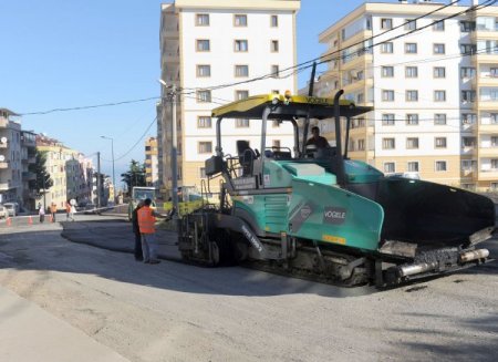 Trabzon'da Köseoğlu Caddesi yeniden asfaltladı