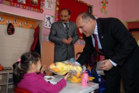 Trabzonlu Minikler 'oyuncak Kardeşi' Oldular