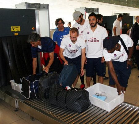 Trabzonspor, Beşiktaş maçı için İstanbul’a gitti