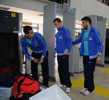 Trabzonspor, dostluk maçı için İrlanda’ya gitti