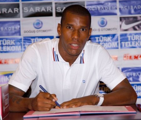 Trabzonspor, Emerson ile 2 yıllık sözleşme imzaladı