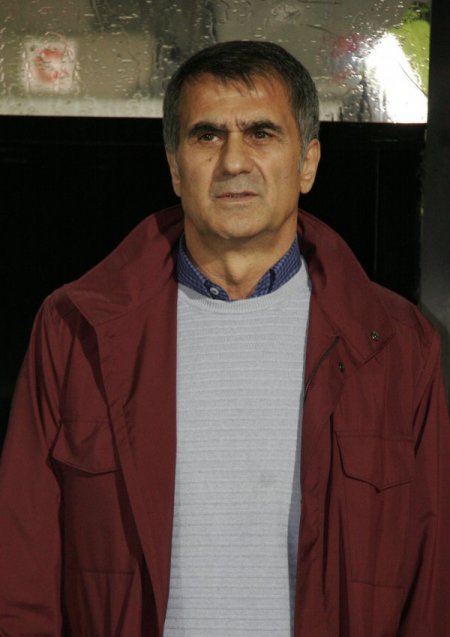 Trabzonspor Akhisar Belediyespor'u konuk ediyor