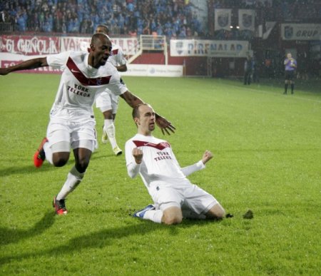 Trabzonspor Akhisar Belediyespor'u konuk ediyor