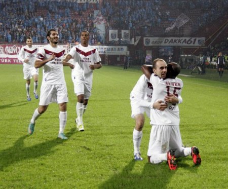 Trabzonspor Akhisar Belediyespor'u konuk ediyor