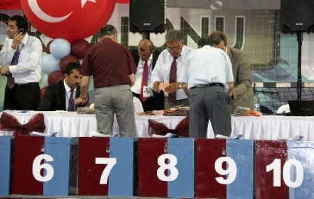 Trabzonspor genel kurulunda oy sayımı başladı