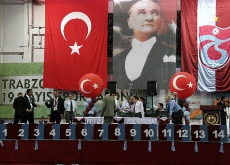 Trabzonspor genel kurulunda oy sayımı başladı